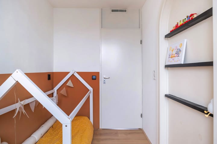 Photo 32 of Teenschillerlaan 8