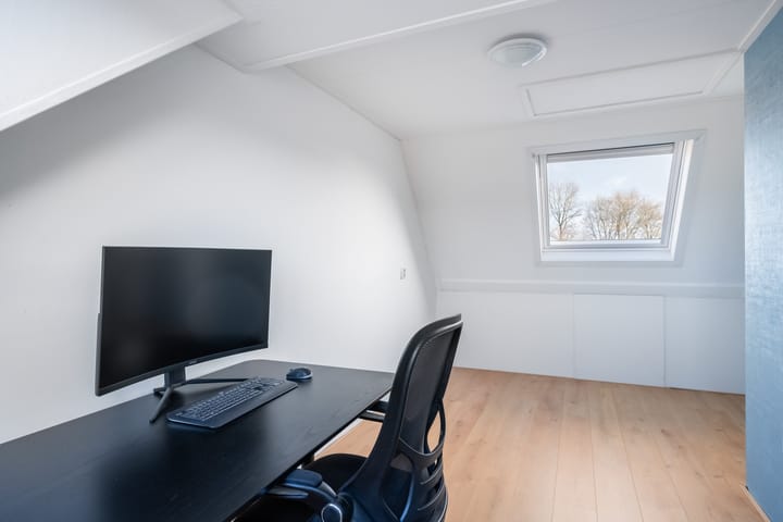 Photo 39 of Teenschillerlaan 8