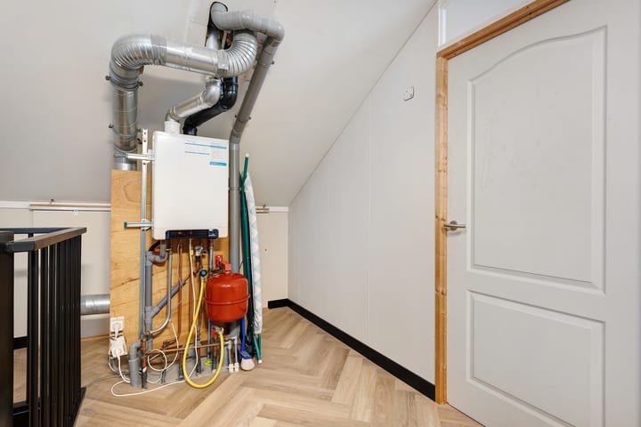 Photo 39 of Moeraszegge 20