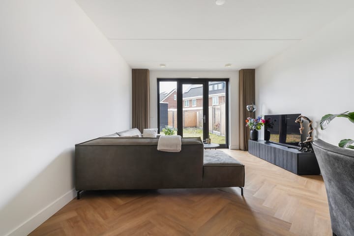 Photo 7 of Bunzing 10