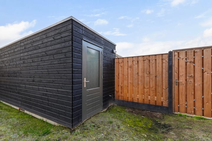 Photo 34 of Bunzing 10