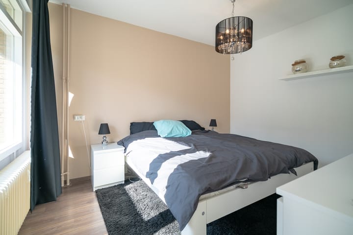 Foto 15 van Burgemeester Caan van Necklaan 416