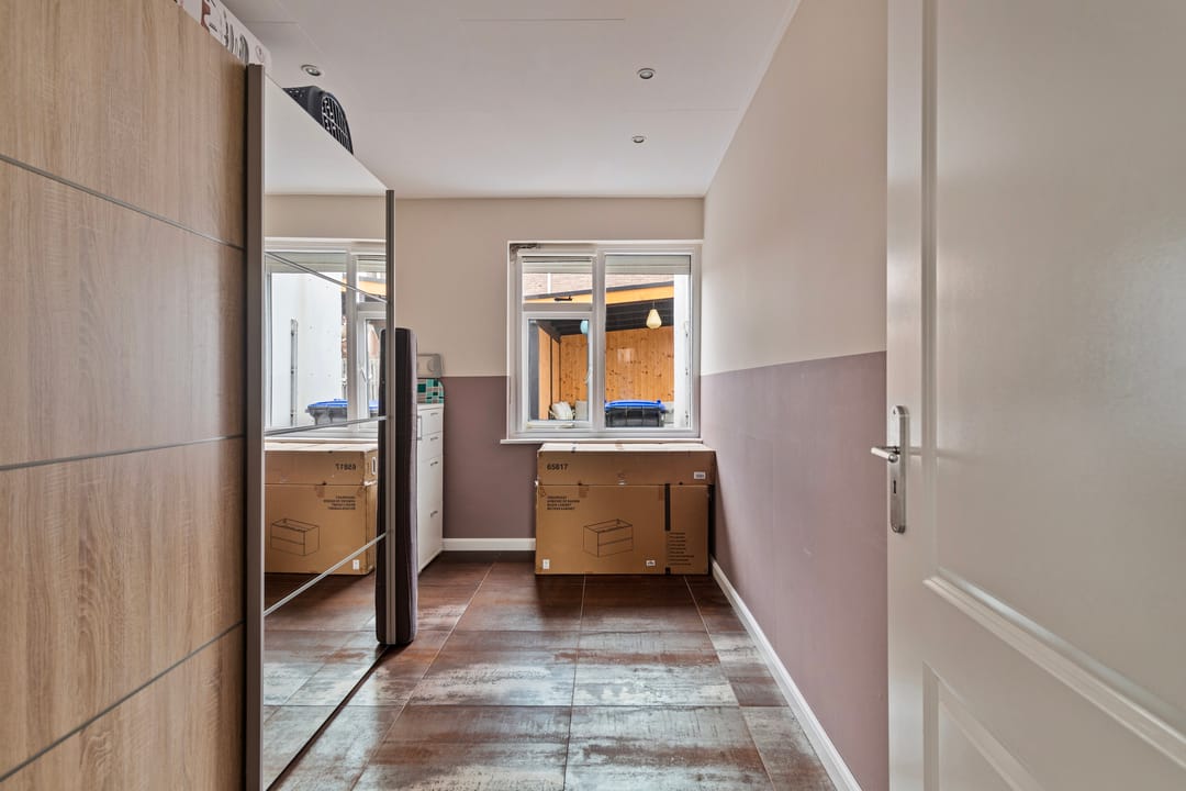 Photo 11 of Waalstraat 9