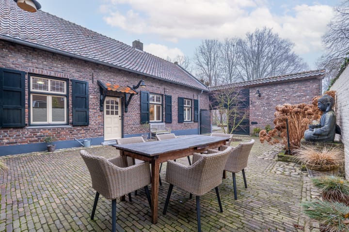 Photo 3 of Dorpstraat 9