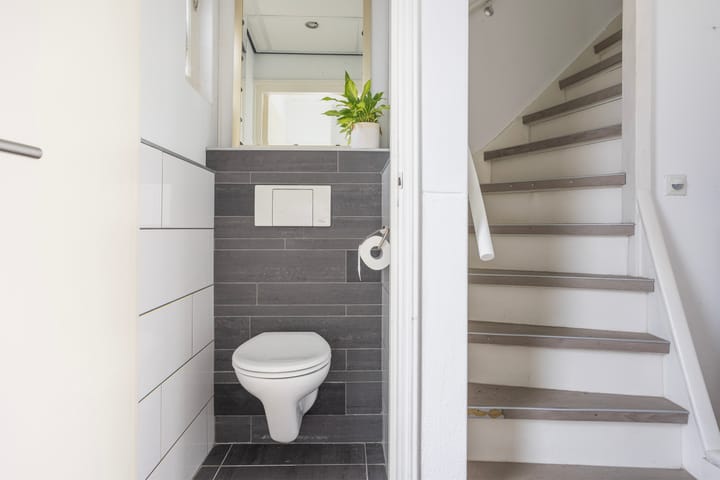 Photo 9 of Aert van der Neerstraat 67