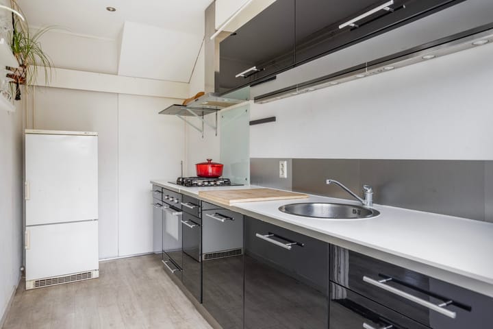 Photo 19 of Aert van der Neerstraat 67