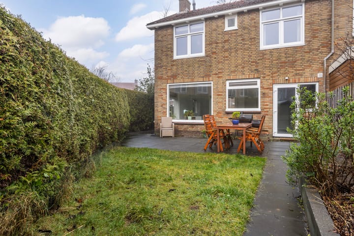 Photo 24 of Aert van der Neerstraat 67