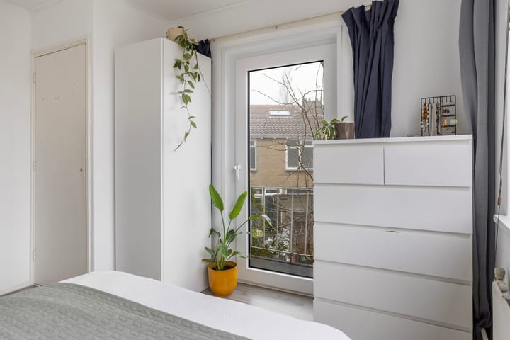 Photo 31 of Aert van der Neerstraat 67