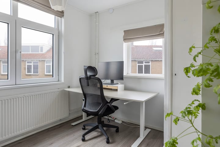 Photo 32 of Aert van der Neerstraat 67