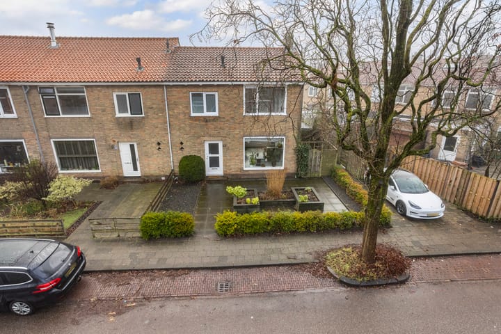 Photo 41 of Aert van der Neerstraat 67