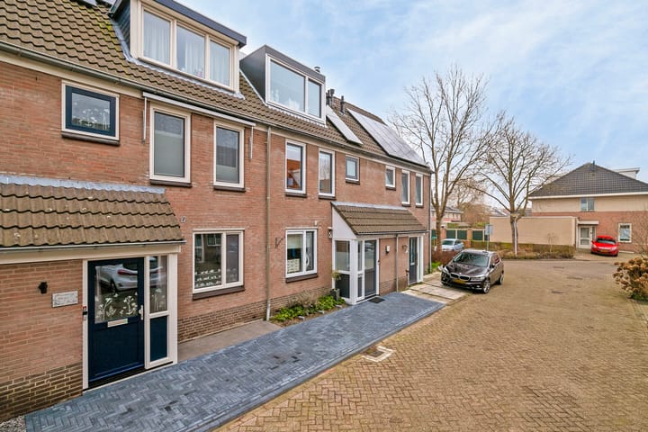 Photo 8 of Anna van Saksenstraat 28