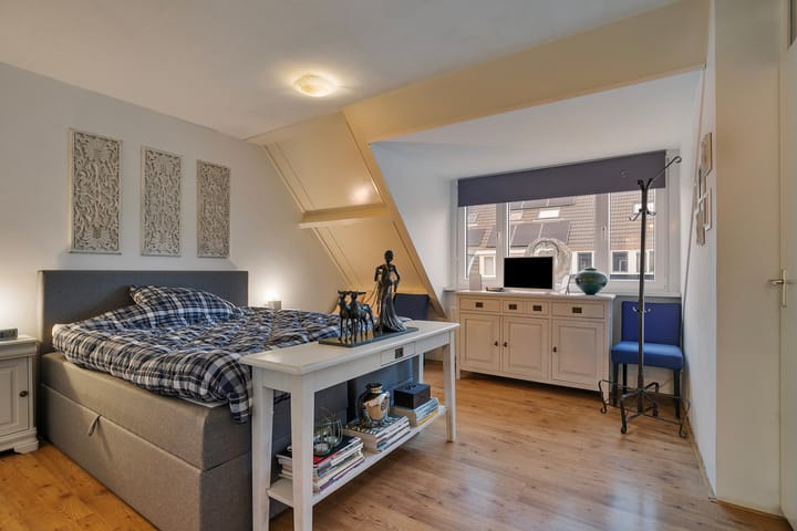 Photo 23 of Anna van Saksenstraat 28