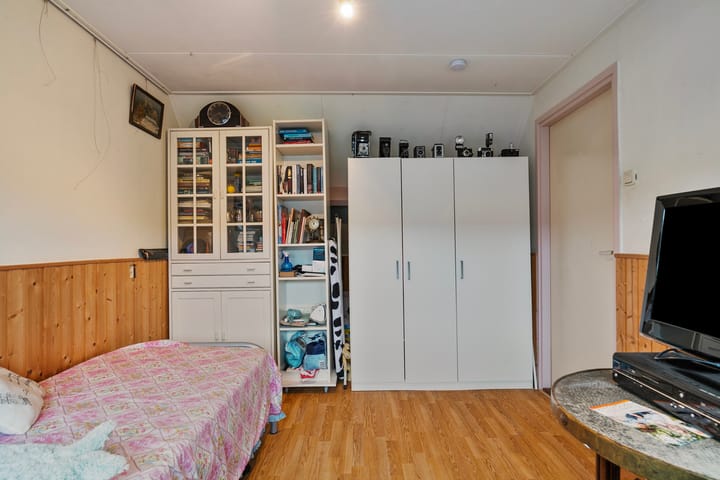 Photo 32 of Anna van Saksenstraat 28