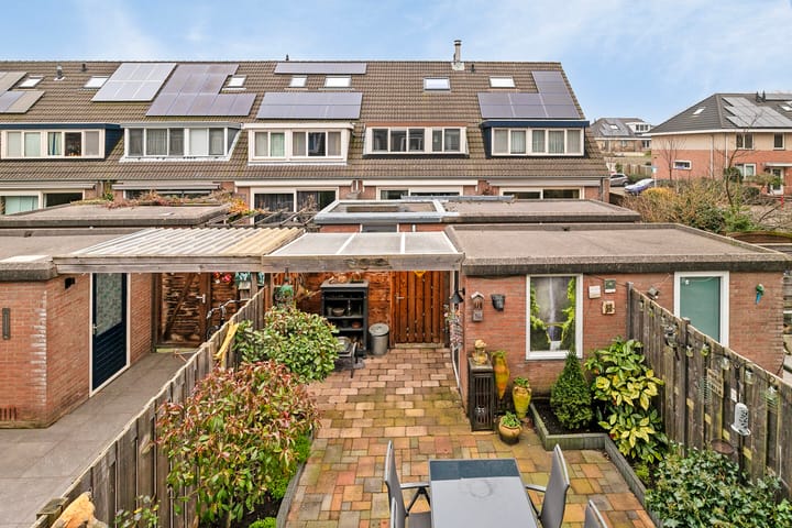 Photo 33 of Anna van Saksenstraat 28