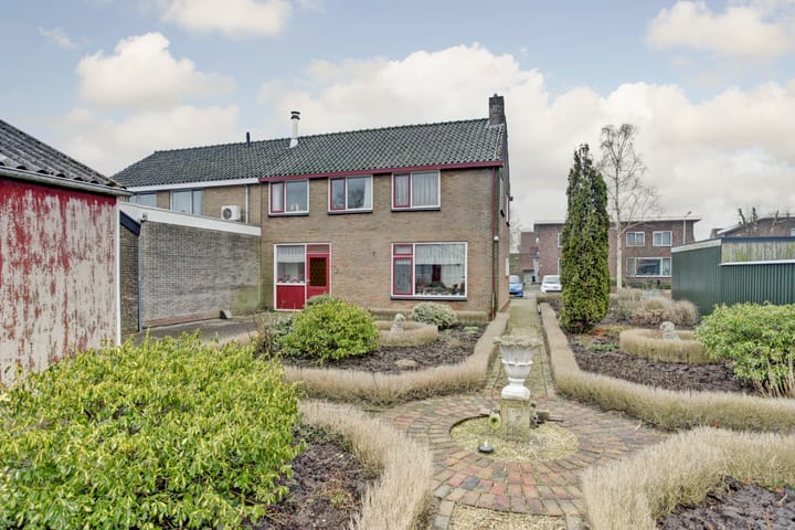 Foto 24 van Pastoor van Santestraat 18