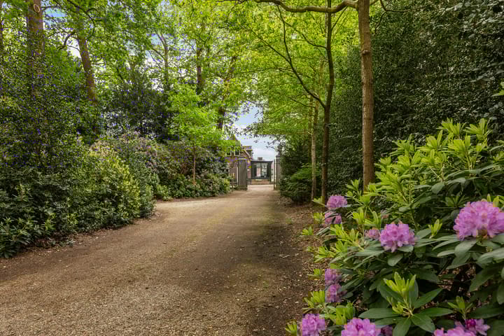 Foto 4 van Spoorstraat 1