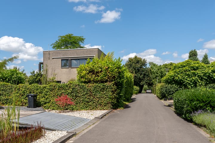 Foto 5 van Oscar Romerostraat 8