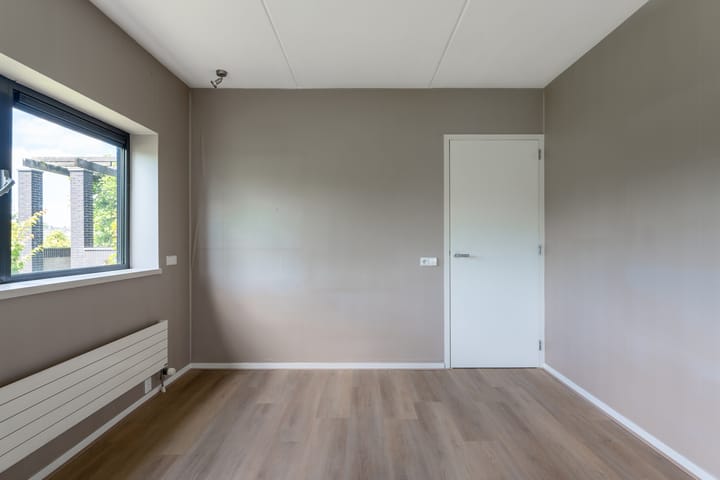 Foto 28 van Oscar Romerostraat 8