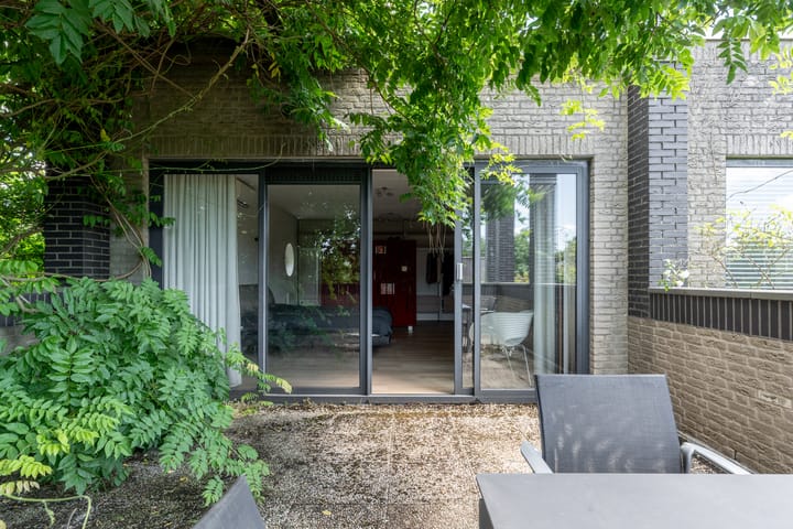 Foto 37 van Oscar Romerostraat 8