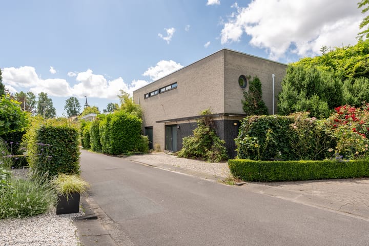 Foto 41 van Oscar Romerostraat 8