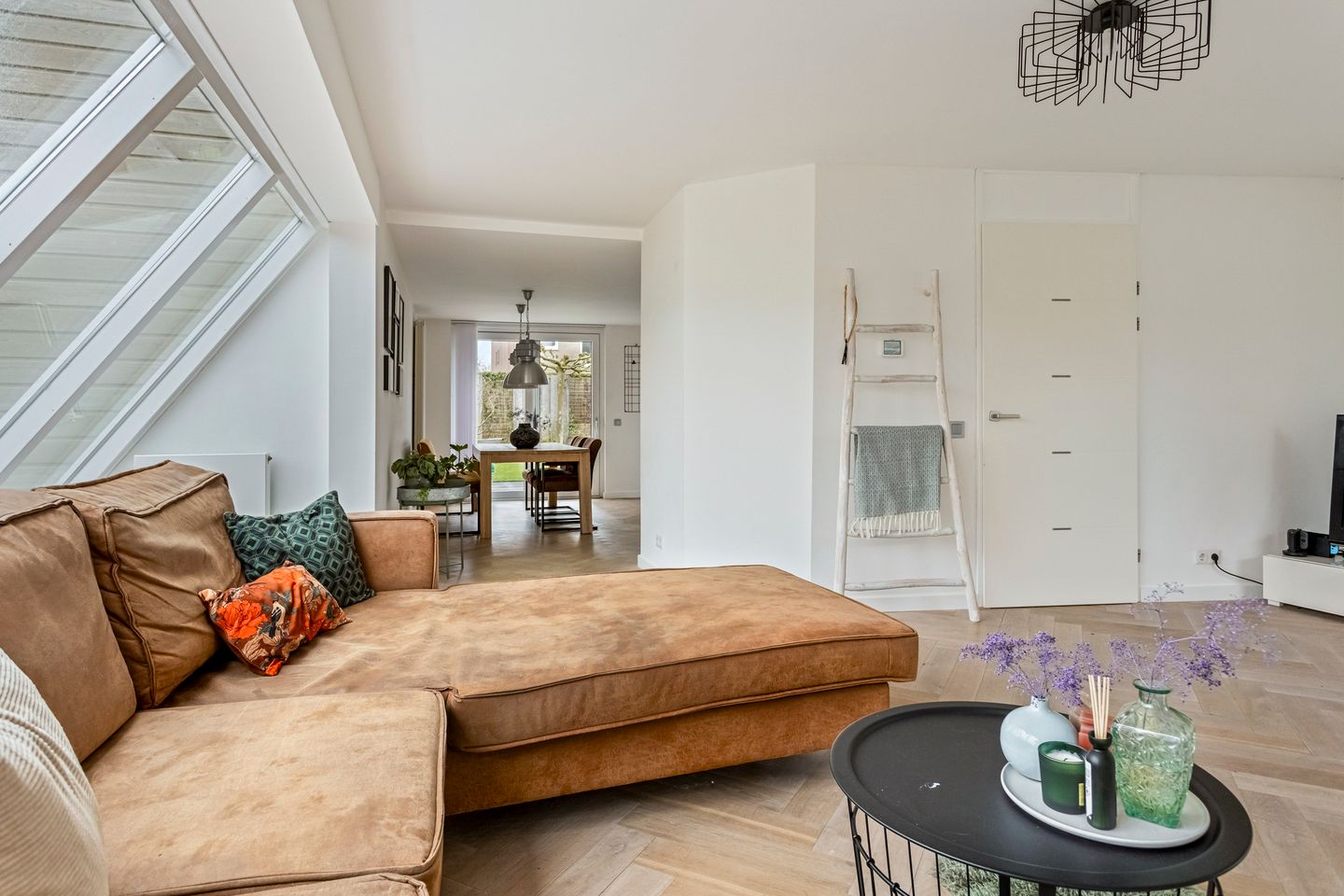 Photo 4 of Koolwitje 1