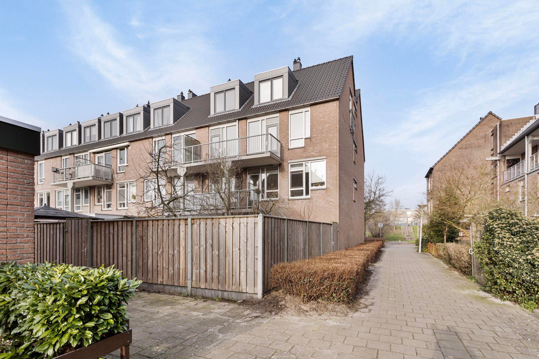 Foto 24 van Wethouder Insingerstraat 24