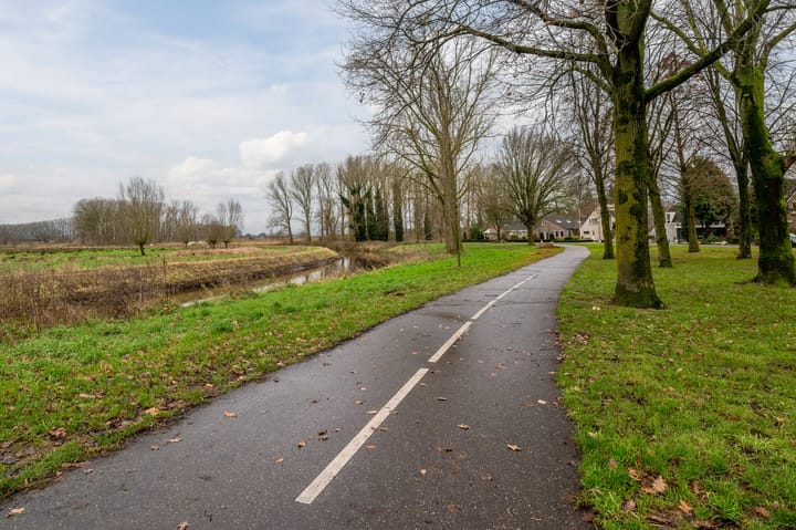 Photo 37 of Merwedelaan 40