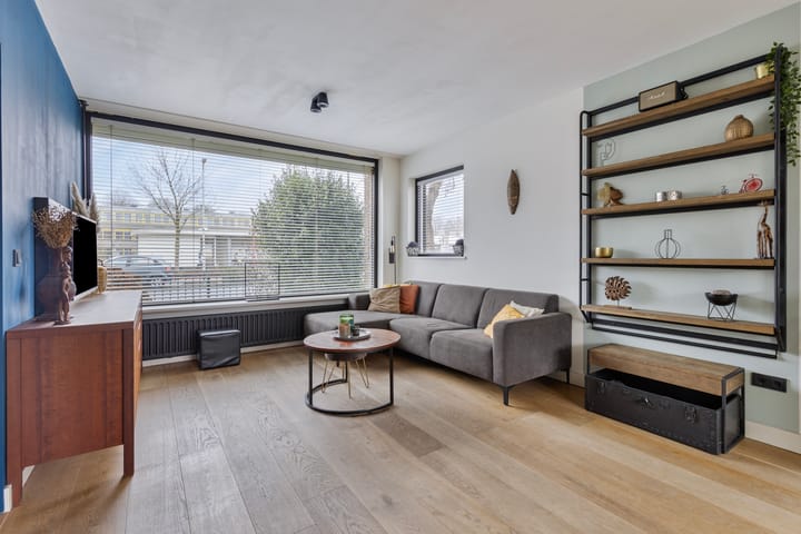 Photo 10 of Meidoornstraat 112