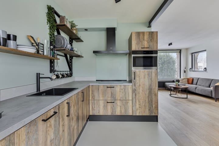 Photo 13 of Meidoornstraat 112