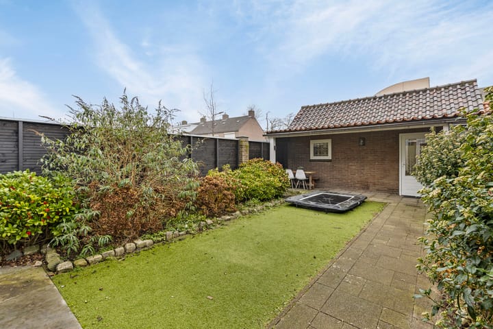 Photo 30 of Meidoornstraat 112