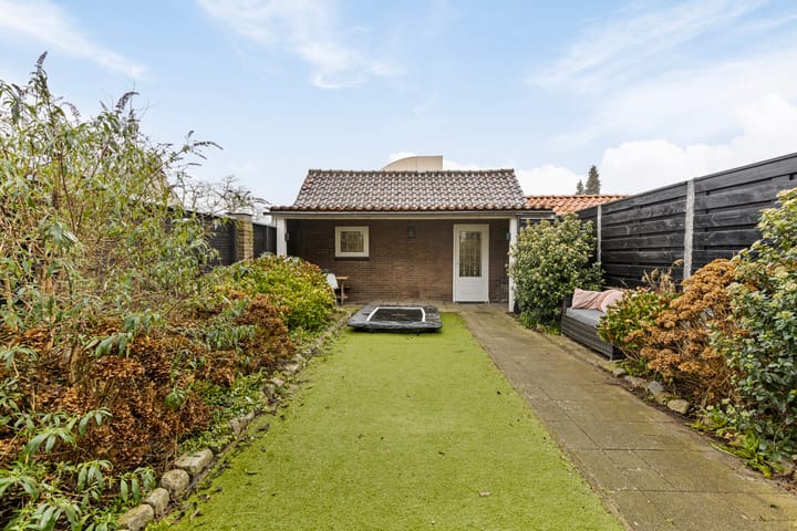 Photo 32 of Meidoornstraat 112