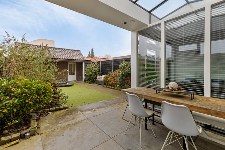 Photo 36 of Meidoornstraat 112