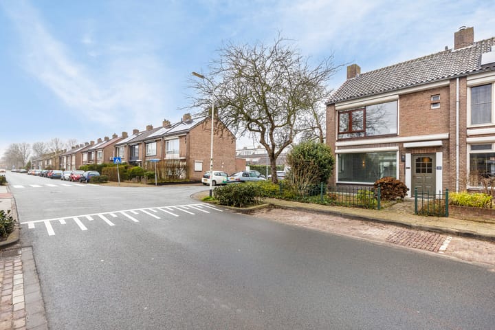 Photo 38 of Meidoornstraat 112