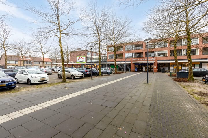 Photo 40 of Meidoornstraat 112