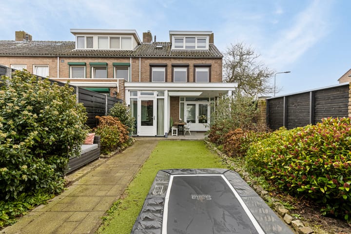 Photo 29 of Meidoornstraat 112