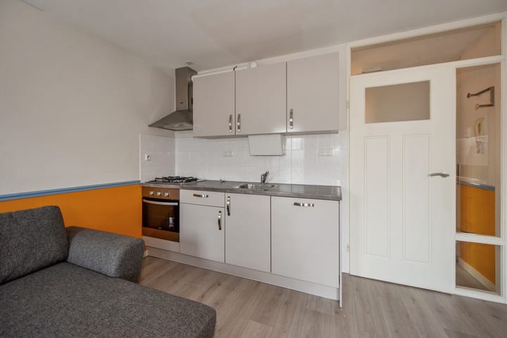 Photo 9 of Noordeinde 90