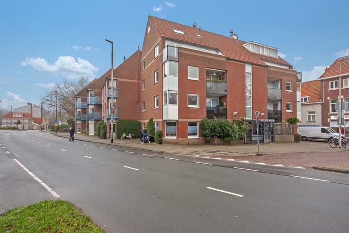 Photo 19 of Noordeinde 90