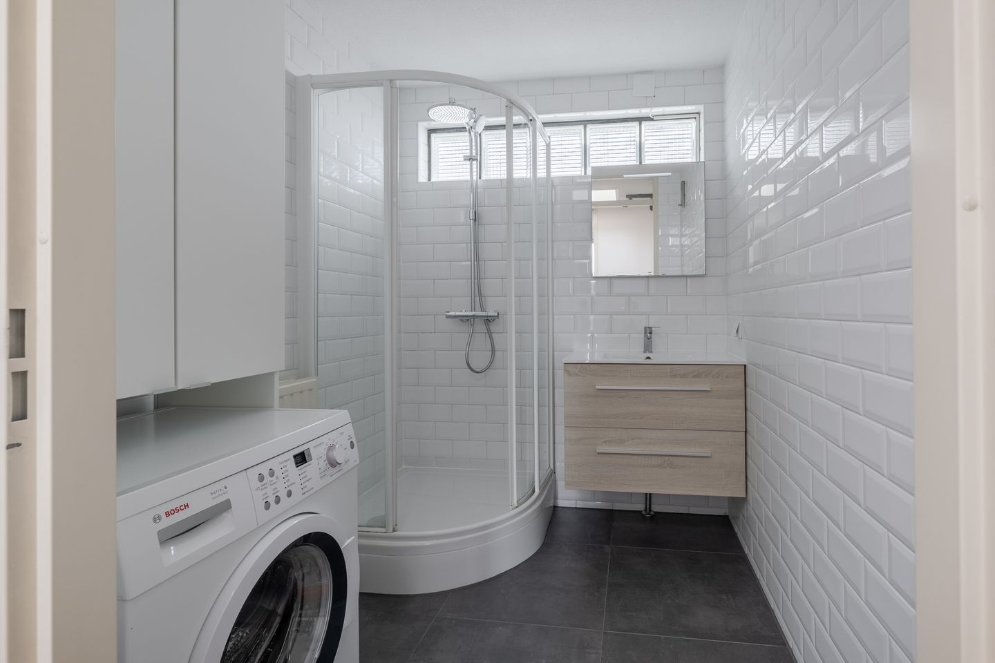 Photo 35 of Generaal Maczekstraat 96-D2