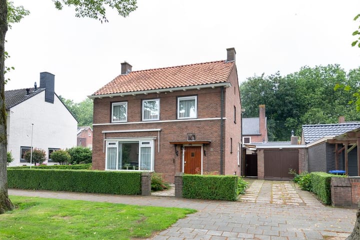 Foto 1 van Burgemeester van Akenstr 19