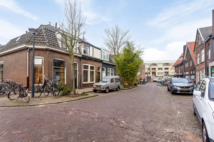 Photo 2 of De Genestetstraat 3
