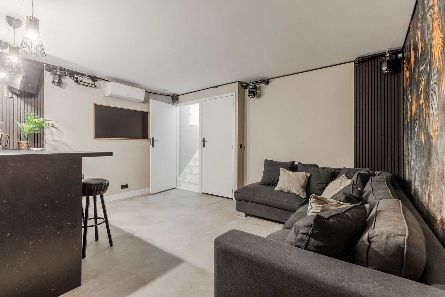 Foto 49 van Muiderstraatweg 49-A