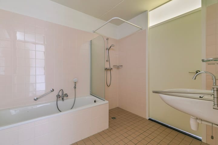 Foto 17 van Curiestraat 57