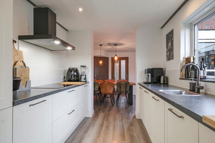 Foto 3 van Burgemeester Lewe van Aduardstraat 45