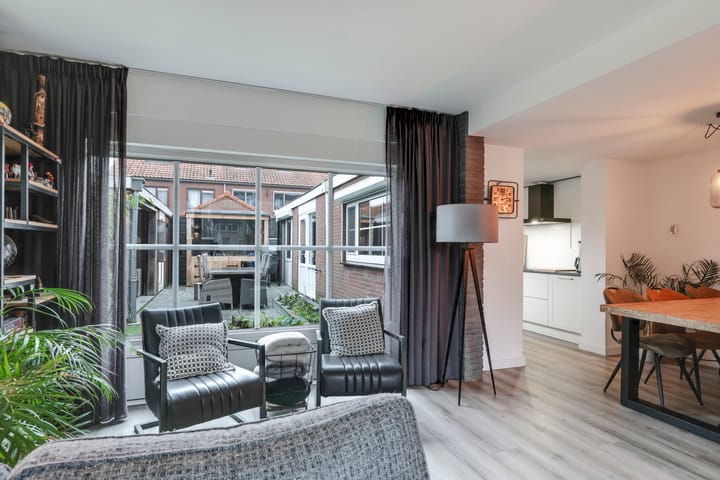 Foto 20 van Burgemeester Lewe van Aduardstraat 45