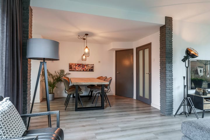 Foto 21 van Burgemeester Lewe van Aduardstraat 45