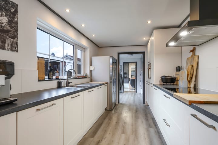 Foto 23 van Burgemeester Lewe van Aduardstraat 45