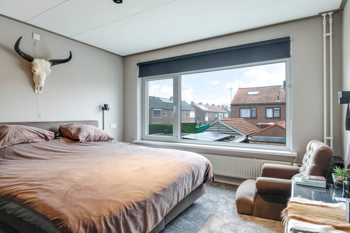 Foto 36 van Burgemeester Lewe van Aduardstraat 45