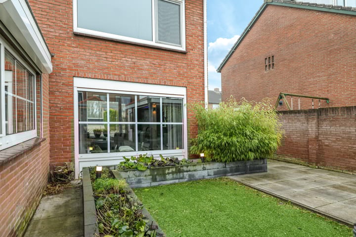 Foto 60 van Burgemeester Lewe van Aduardstraat 45