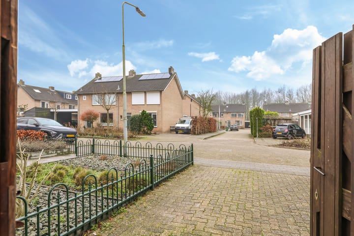 Foto 62 van Burgemeester Lewe van Aduardstraat 45