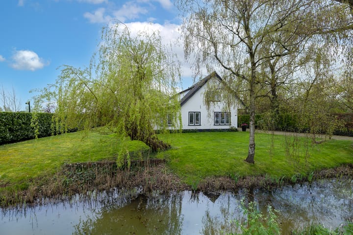 Foto 2 van Middenweg 96